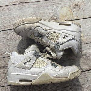 Jordan’s size 6.5Y